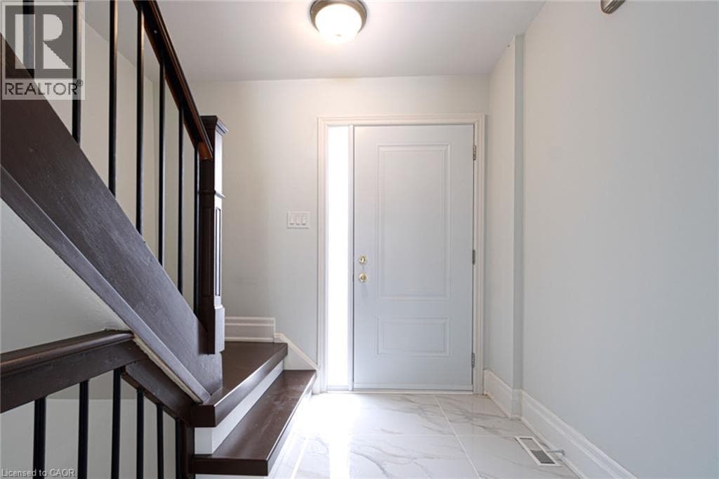 1532 LANCASTER Drive Unit# 41, Cornerstone — photo 3