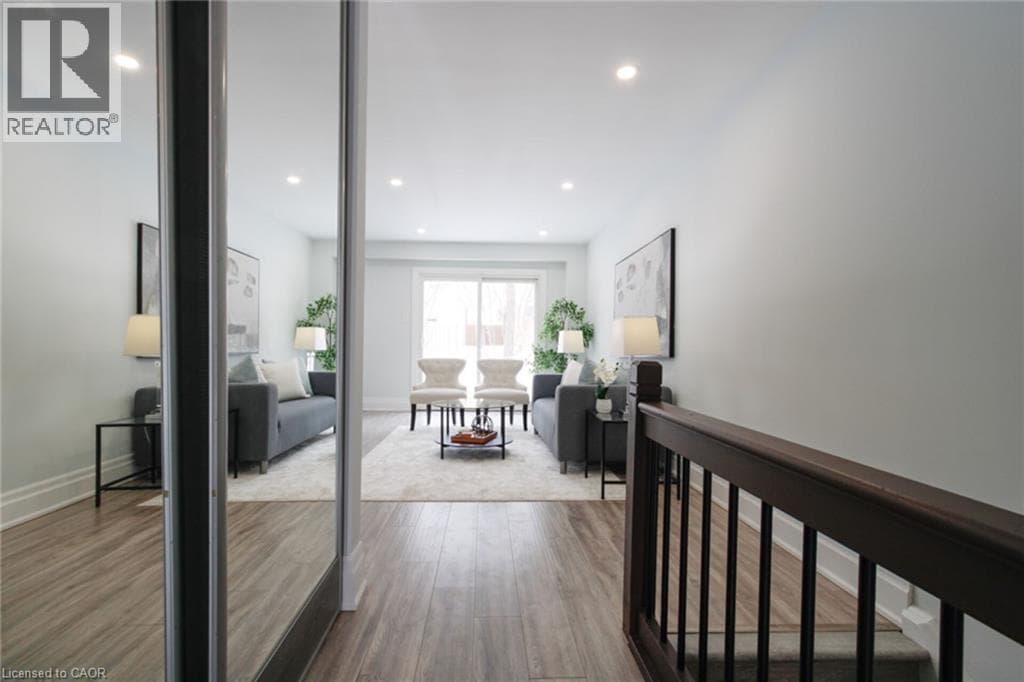 1532 LANCASTER Drive Unit# 41, Cornerstone — photo 4