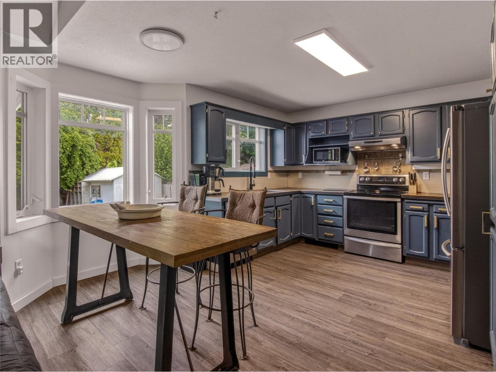 271 MIDDLE BENCH ROAD SOUTH, Interior REALTORS® — photo 3