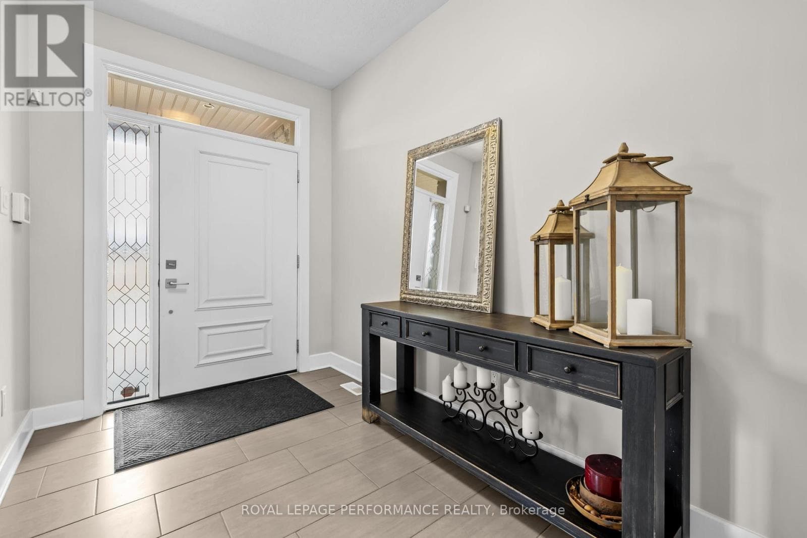 15 YORK CROSSING, Ottawa — photo 2