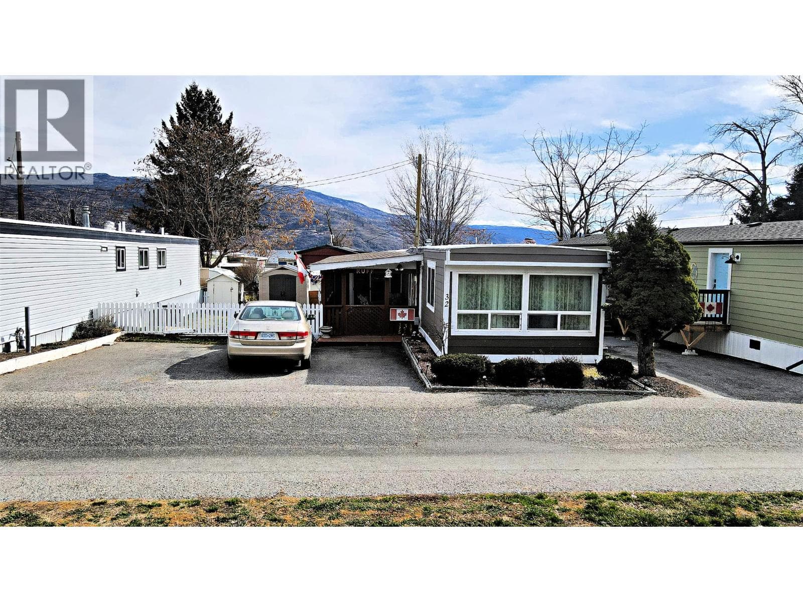 6663 Hwy 97 S Unit# 32 Lot# 32, Interior REALTORS®