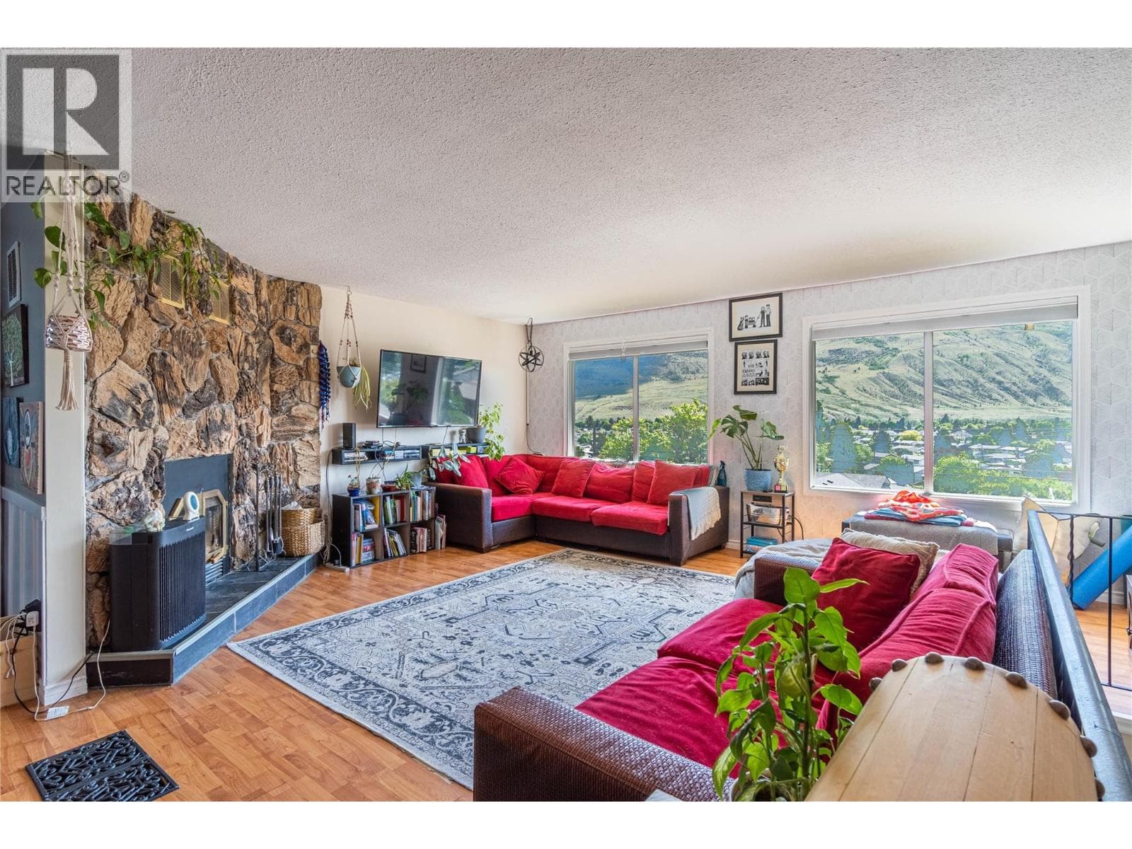 968 SICAMORE DRIVE, Interior REALTORS® — photo 2