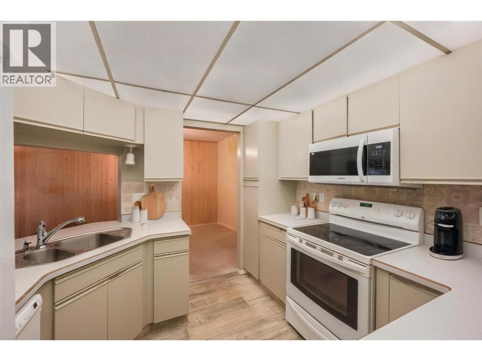 337 MCKINNEY Road Unit# 111, Interior REALTORS® — photo 5