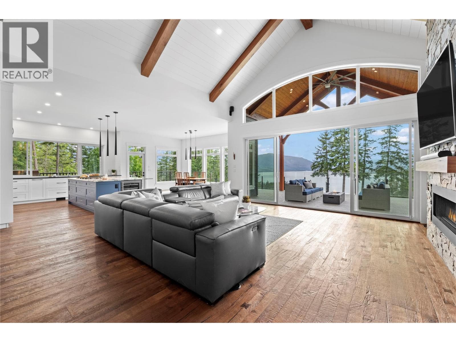 3401 RONCASTLE ROAD, Interior REALTORS® — photo 5