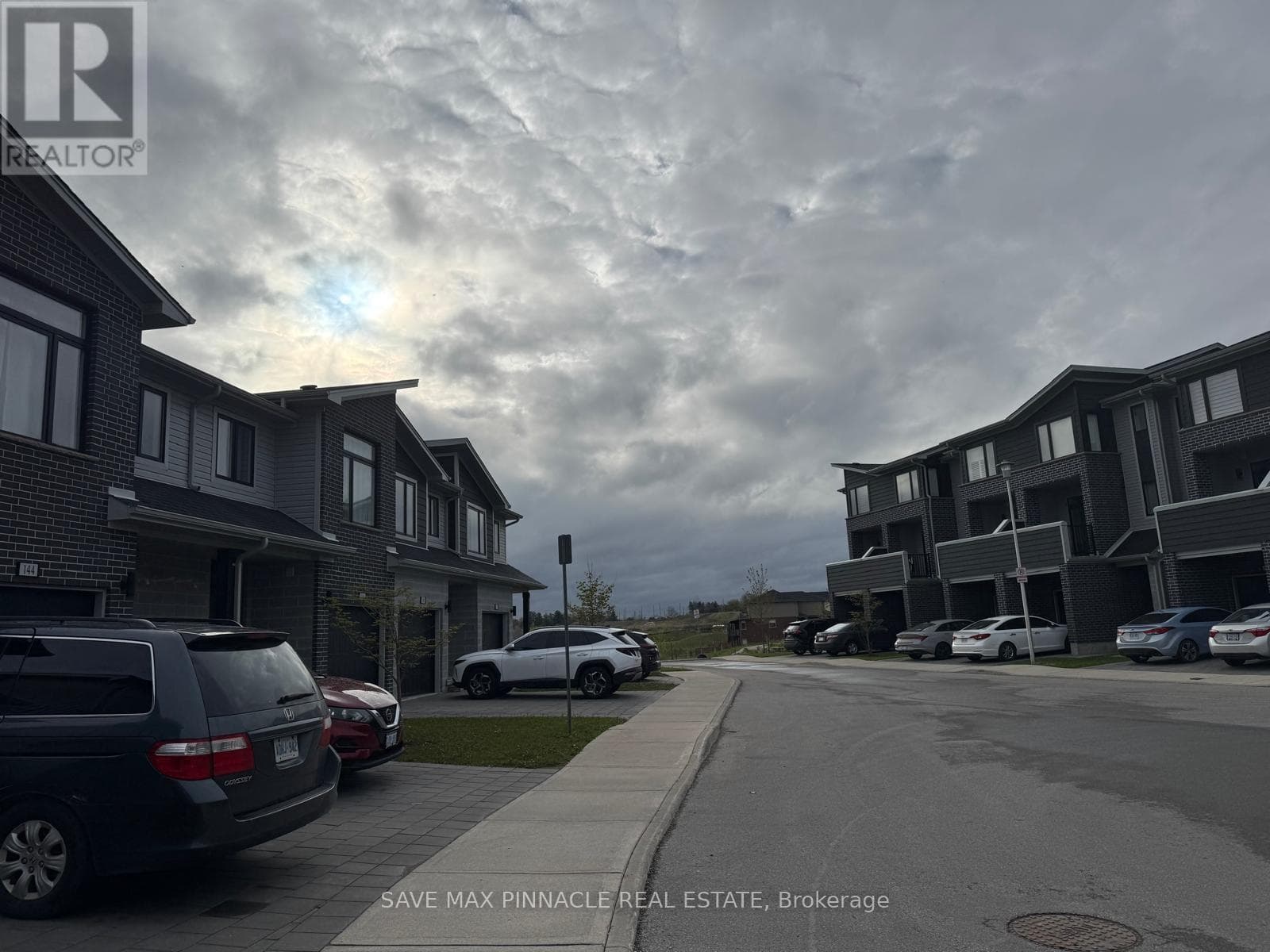 140 - 177 EDGEVALLEY ROAD, Toronto — photo 3
