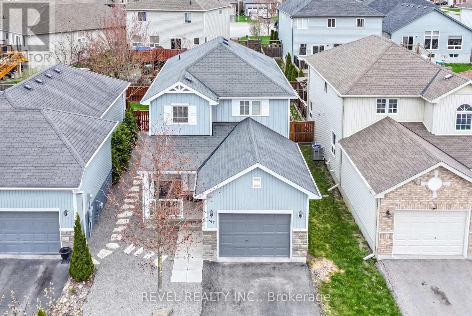 47 LISBETH CRESCENT, Central Lakes — photo 2