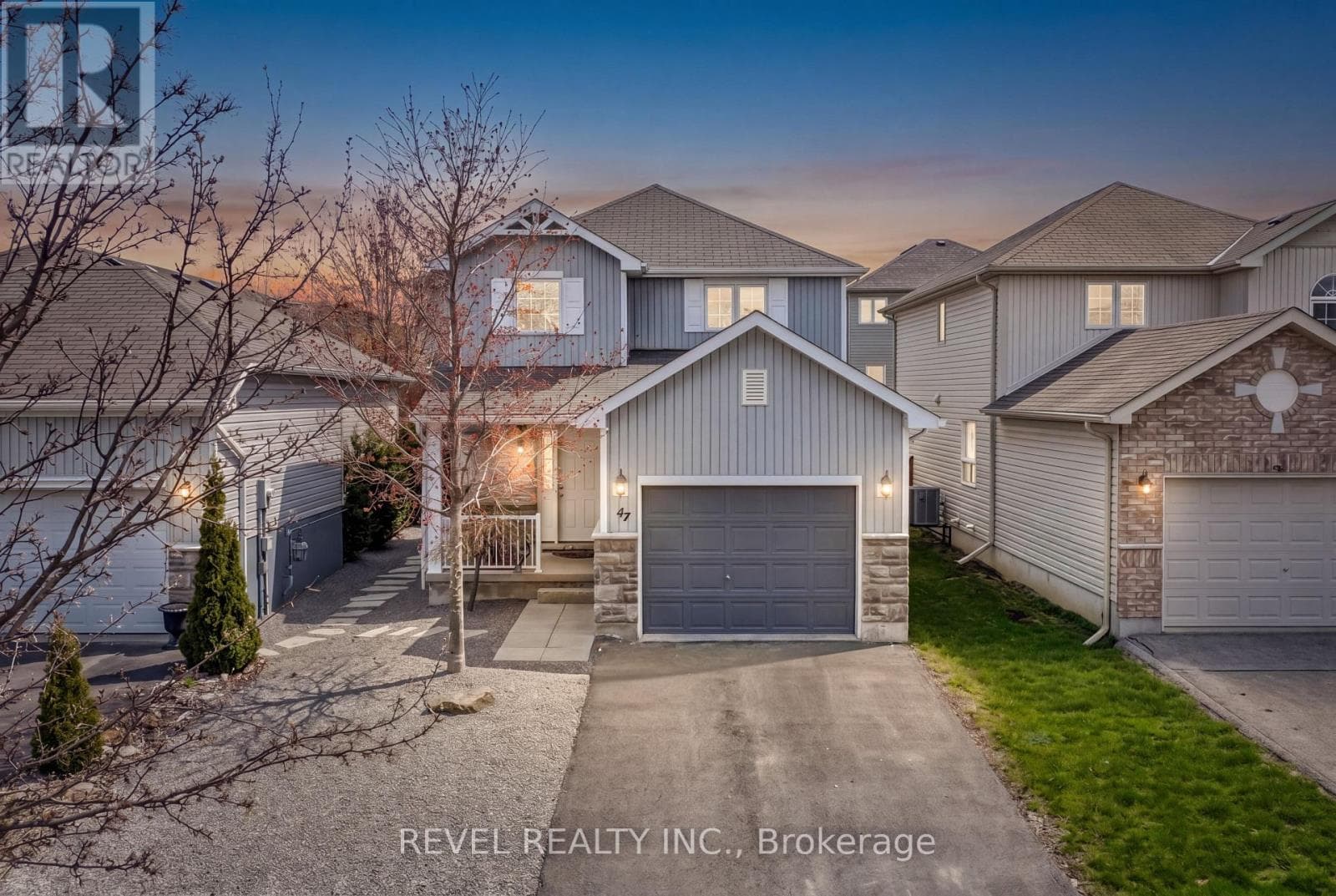 47 LISBETH CRESCENT, Central Lakes