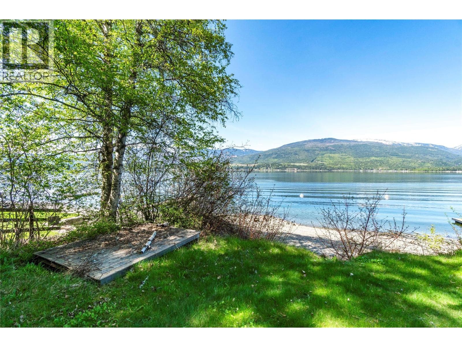 4265 EAGLE BAIE ROAD, Interior REALTORS® — photo 3