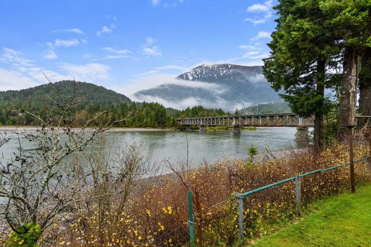 366 WATER AVENUE, Hope, Chilliwack — photo 2