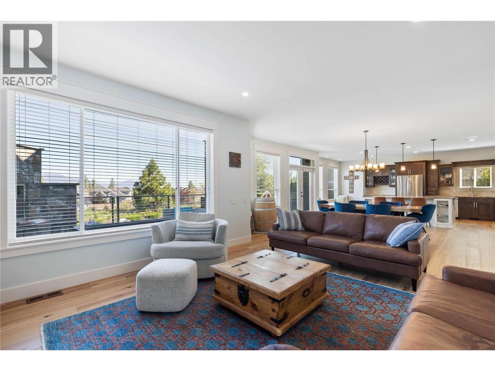 171 515 WREN PLAZA, Interior REALTORS® — photo 5