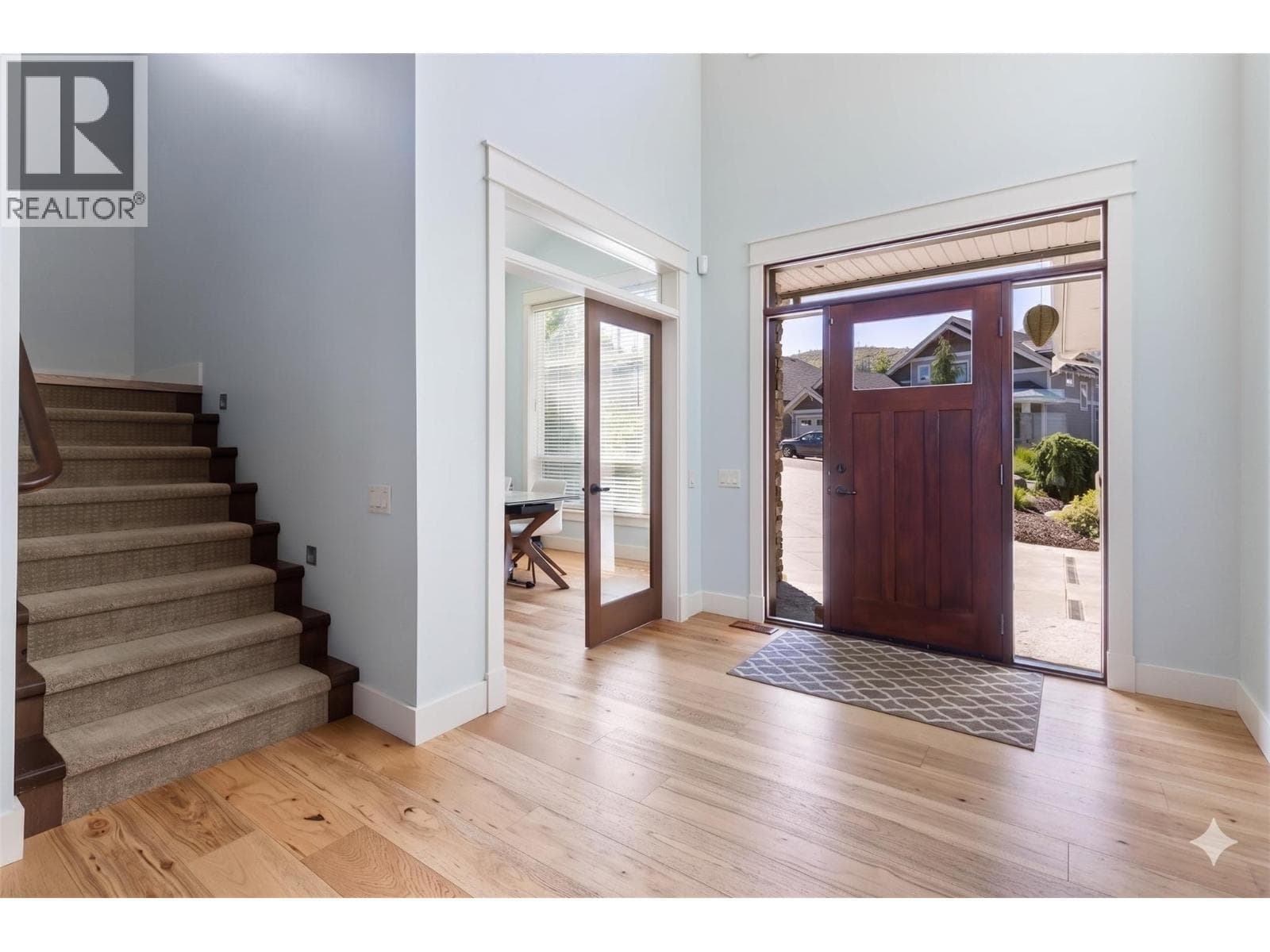 171 515 WREN PLAZA, Interior REALTORS® — photo 4
