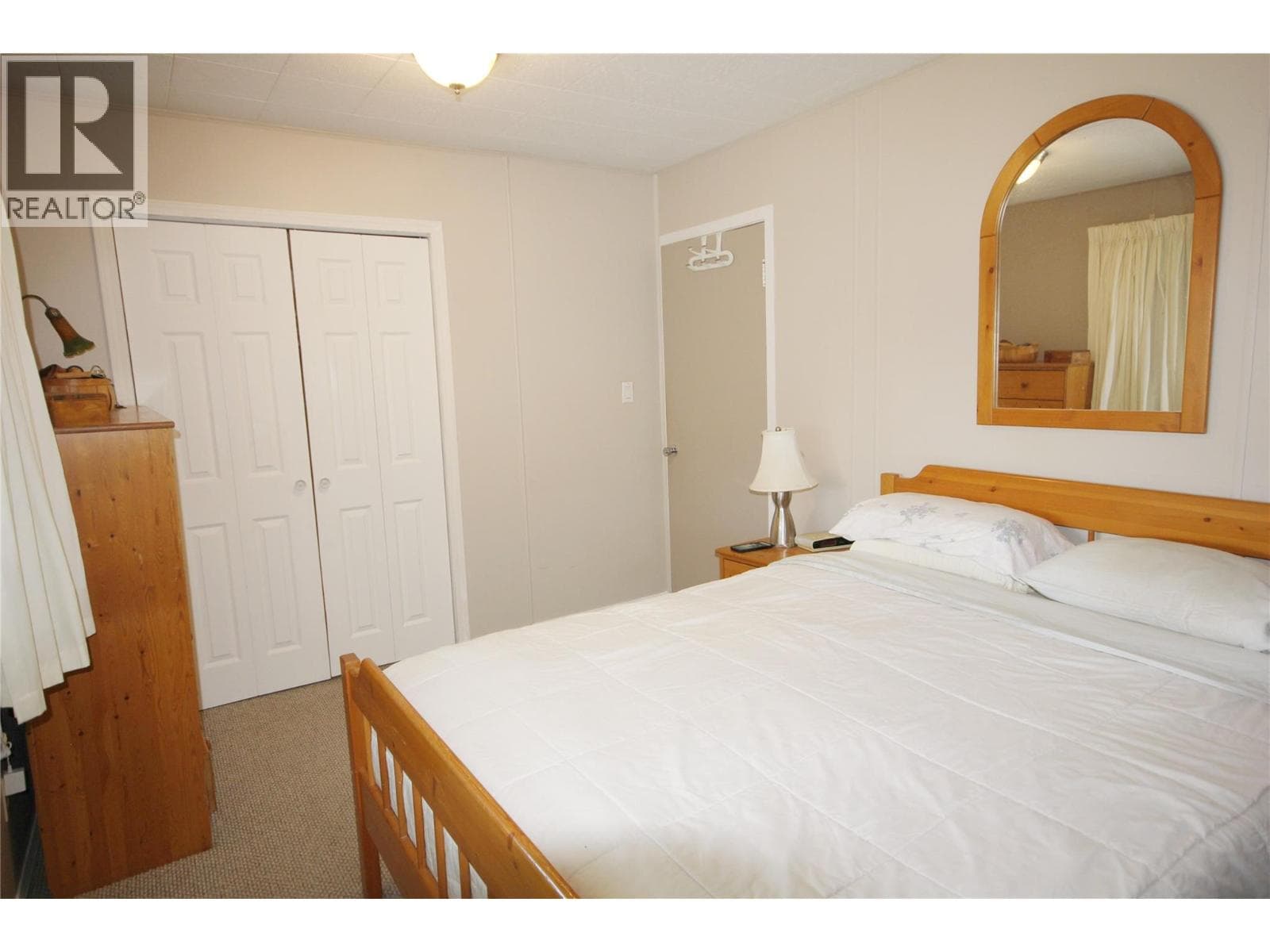 402 CONKLIN AVENUE, Interior REALTORS® — photo 4