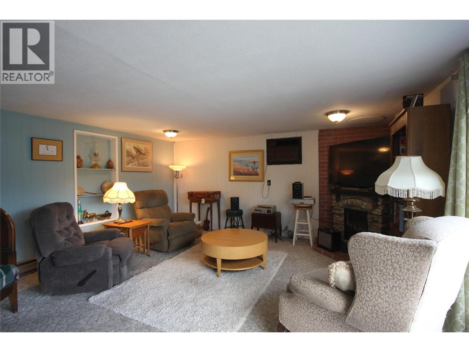402 CONKLIN AVENUE, Interior REALTORS® — photo 2