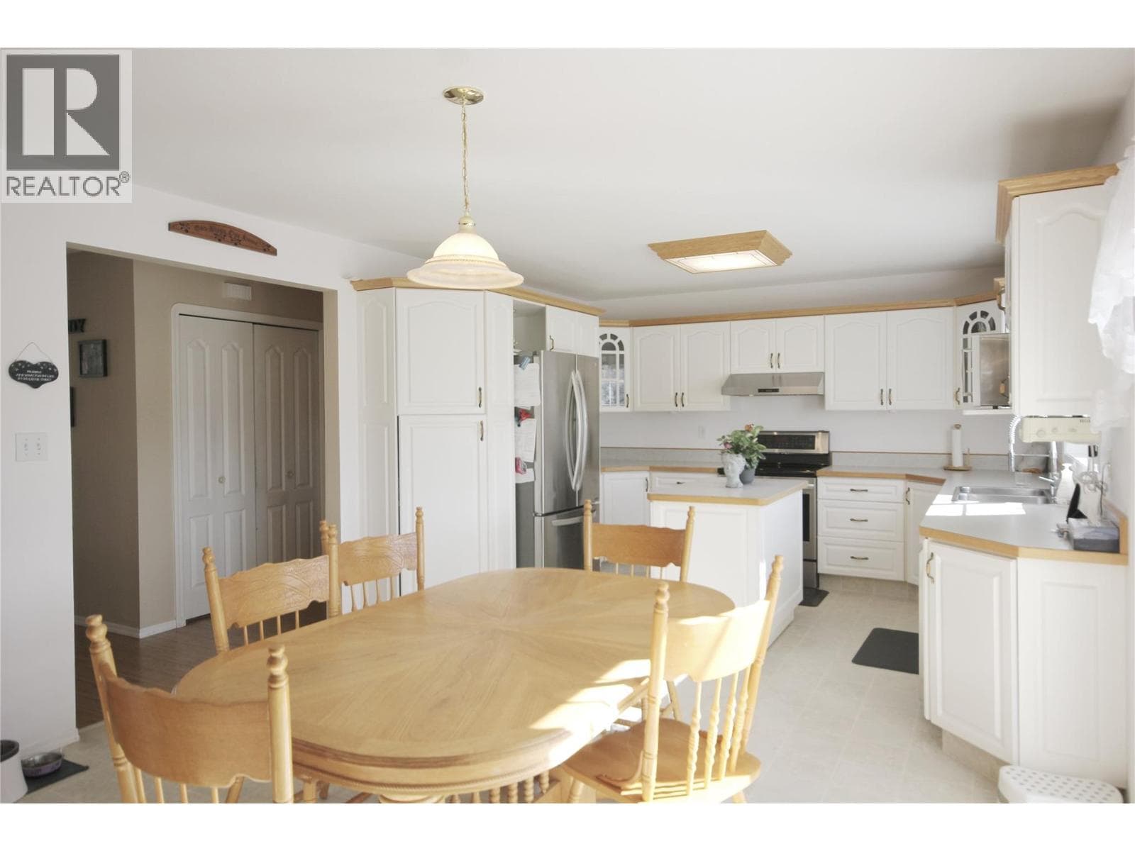 1035 Peachcliff Drive, Interior REALTORS® — photo 5