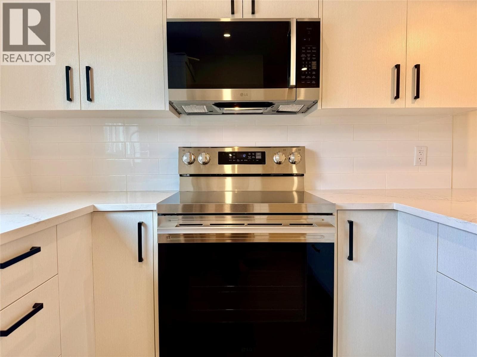 222 TEMPLE STREET UNIT 3, Interior REALTORS® — photo 5