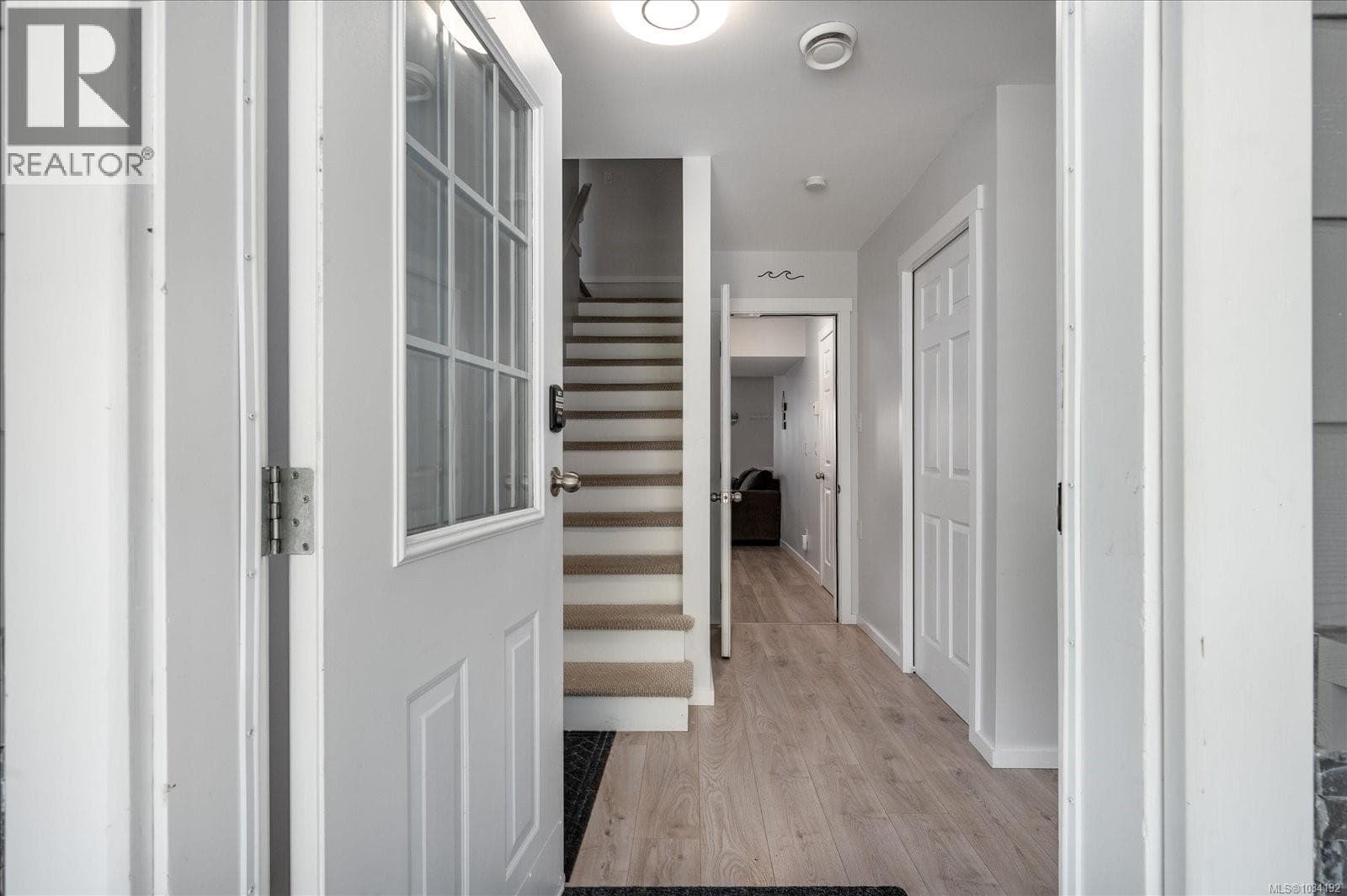 621 Oakwood Rd, Vancouver Island — photo 4