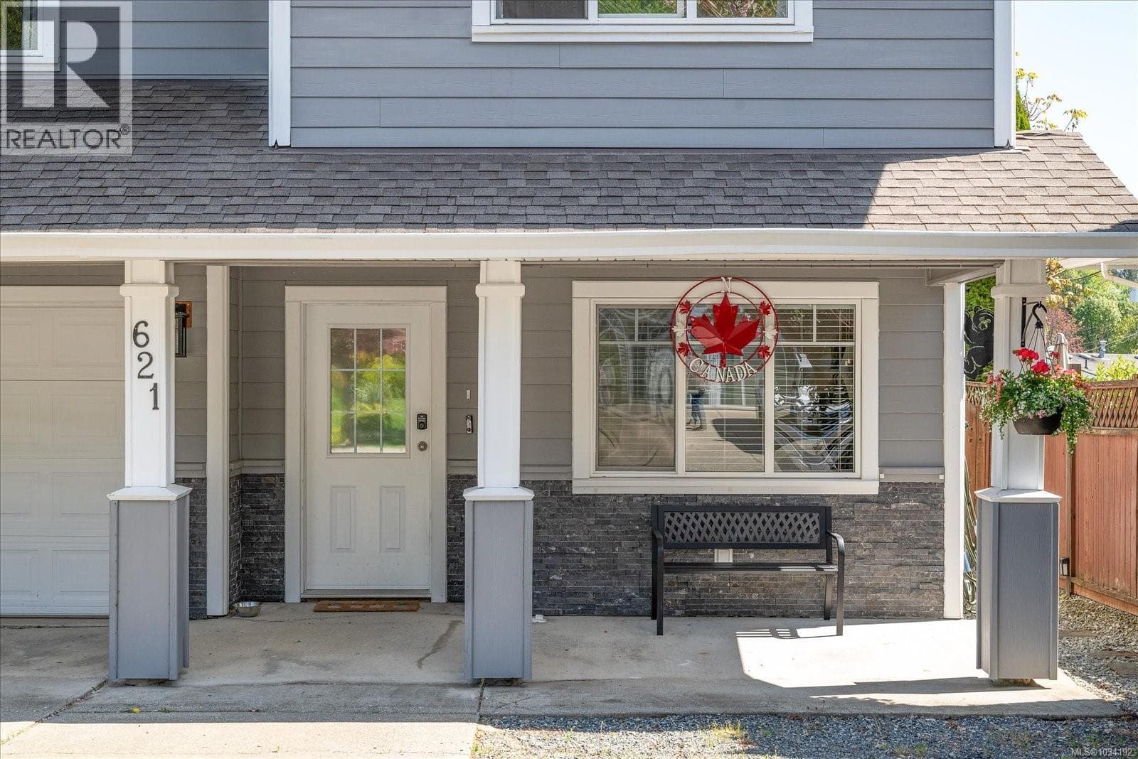 621 Oakwood Rd, Vancouver Island — photo 2
