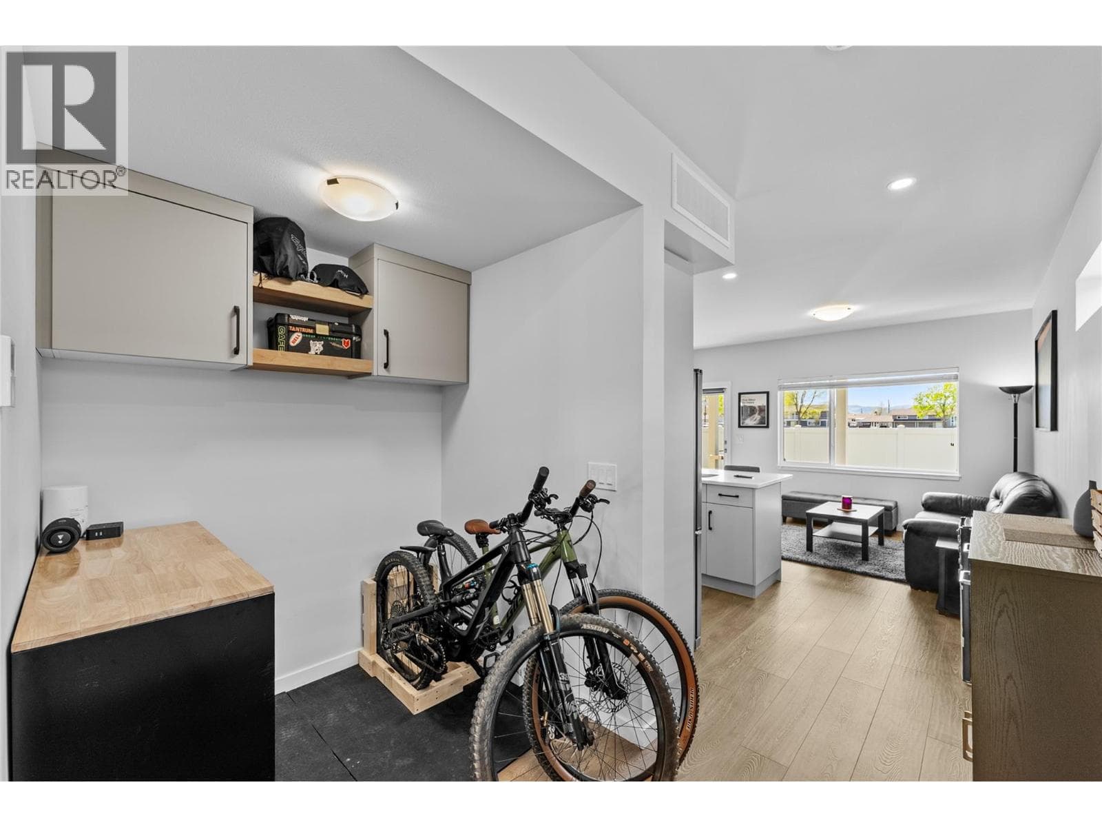 2925 WESTSYDE Road Unit# 109, Interior REALTORS® — photo 3