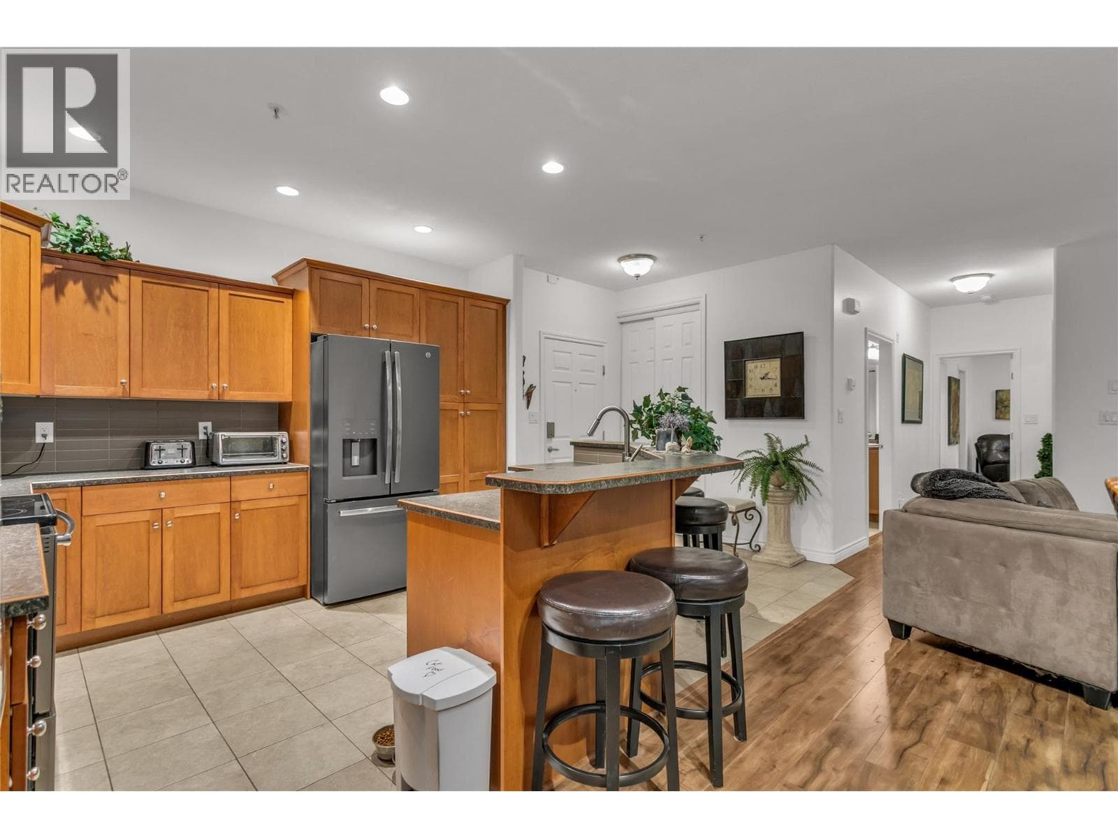 1961 Durnin Road Unit# 104, Interior REALTORS® — photo 3
