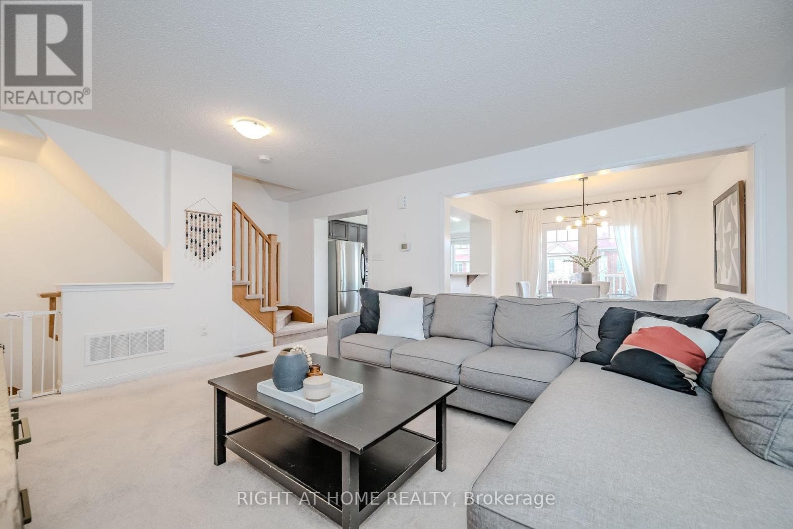 525 CAVANAGH Lane, Toronto — photo 4