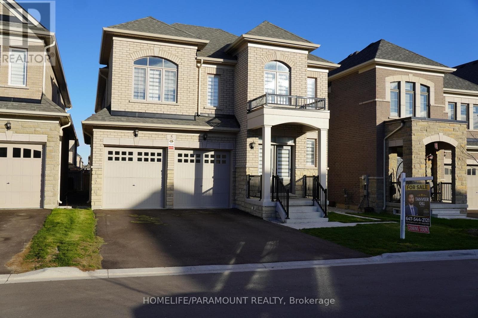 5 Dolomite Dr, Toronto — photo 2