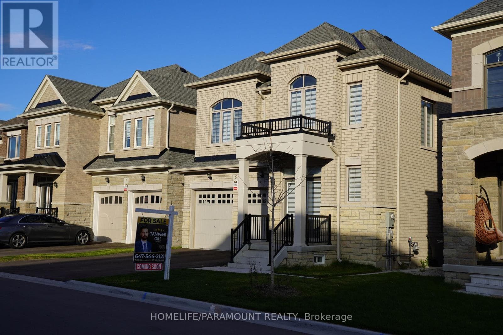 5 Dolomite Dr, Toronto — photo 3