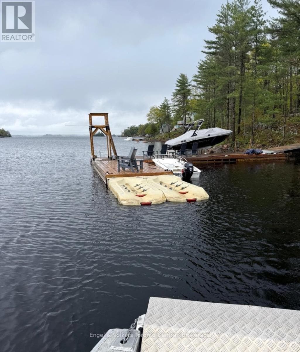 736 2190 ISLAND, OnePoint