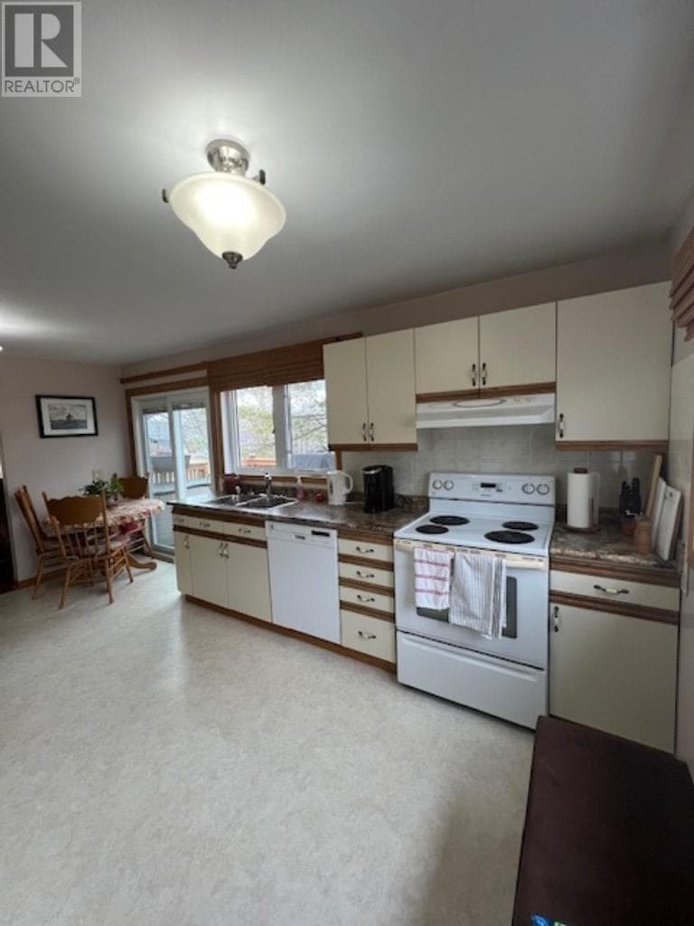 1 Fifth Avenue South, Thunder Bay — photo 2