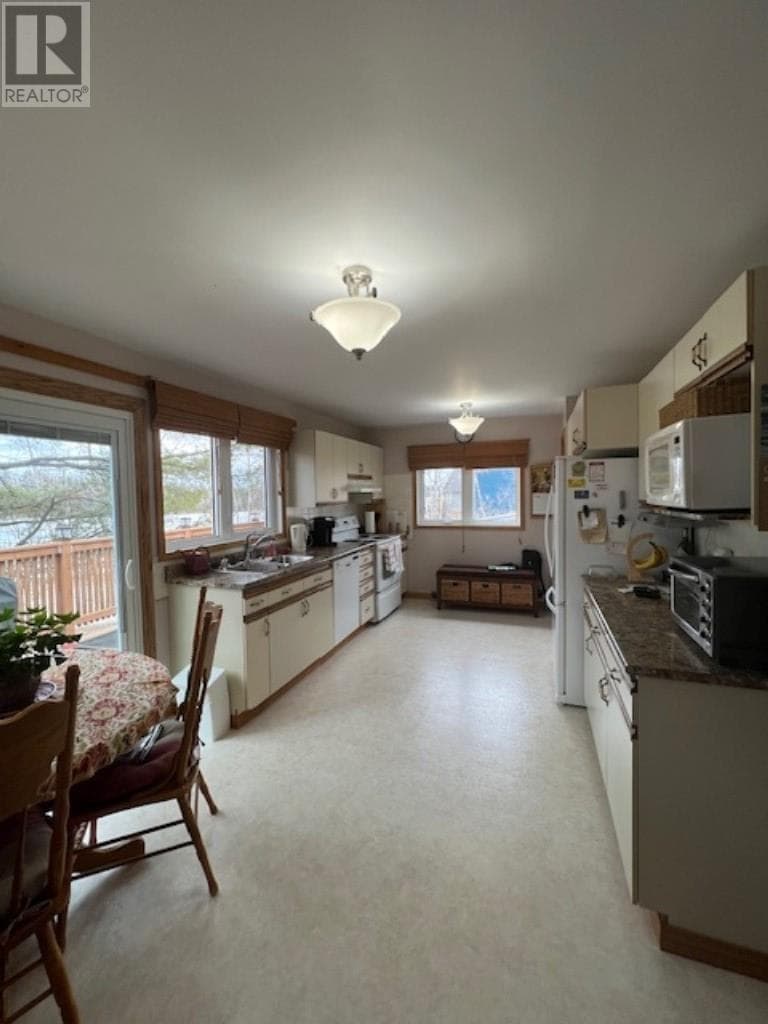 1 Fifth Avenue South, Thunder Bay — photo 3