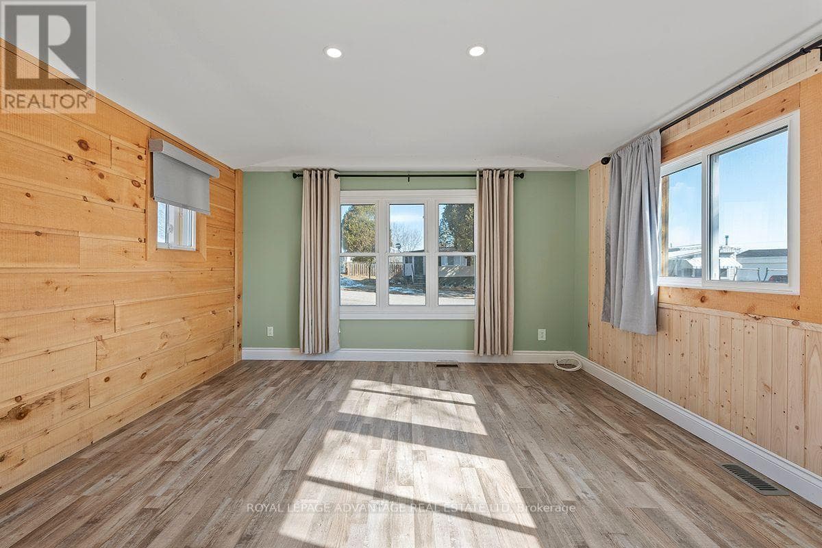 15 KAVANAGH DRIVE KAVANAGH DRIVE S, Rideau St.Lawrence — photo 2