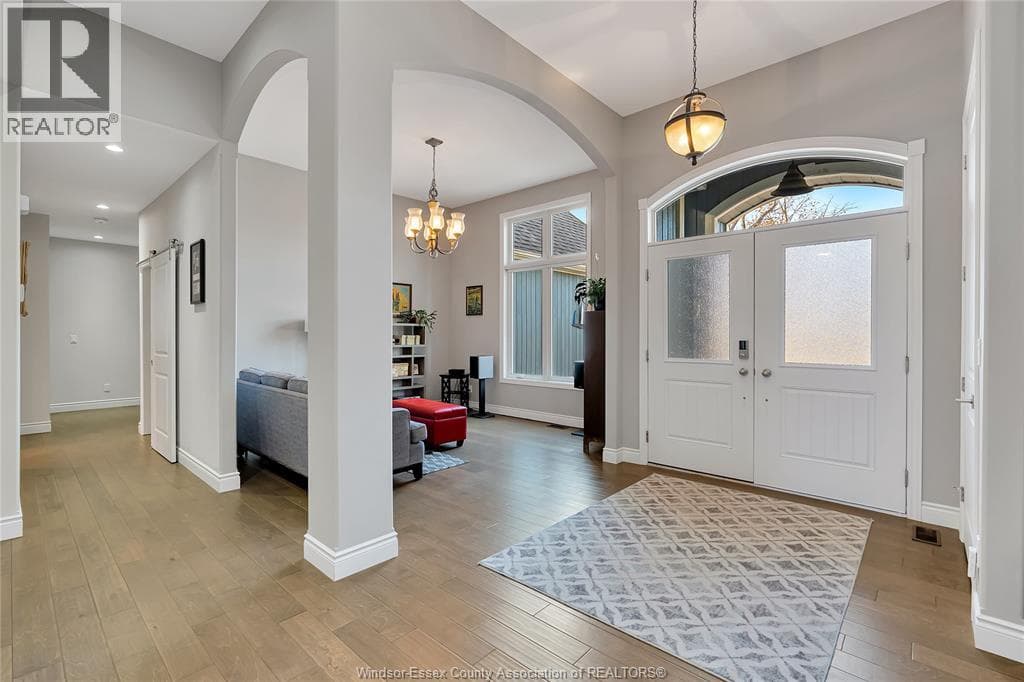 295 CRYSTAL BAY DRIVE, Windsor — photo 4
