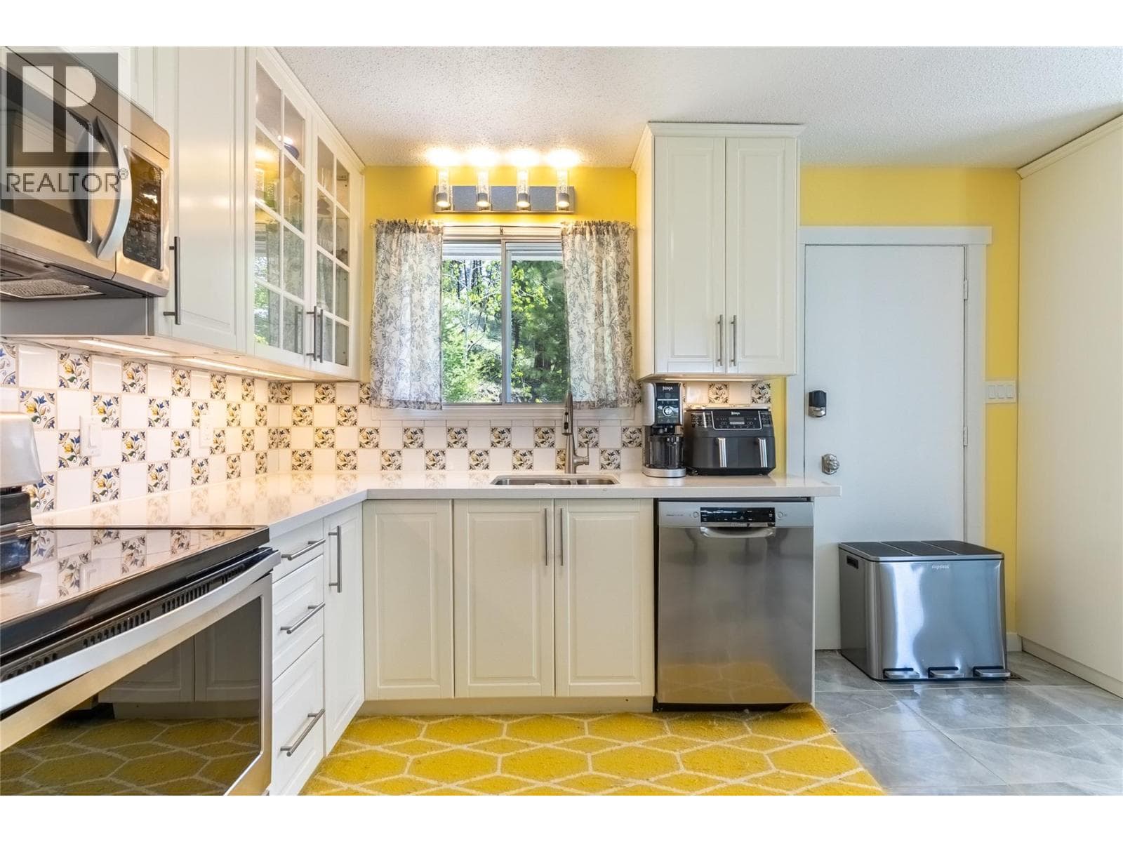 9 JASPER Drive, Interior REALTORS® — photo 5