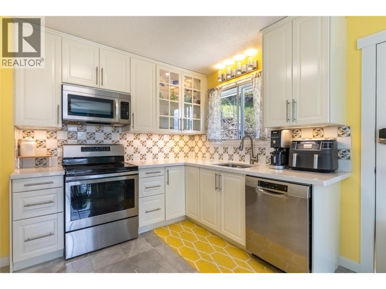 9 JASPER Drive, Interior REALTORS® — photo 4