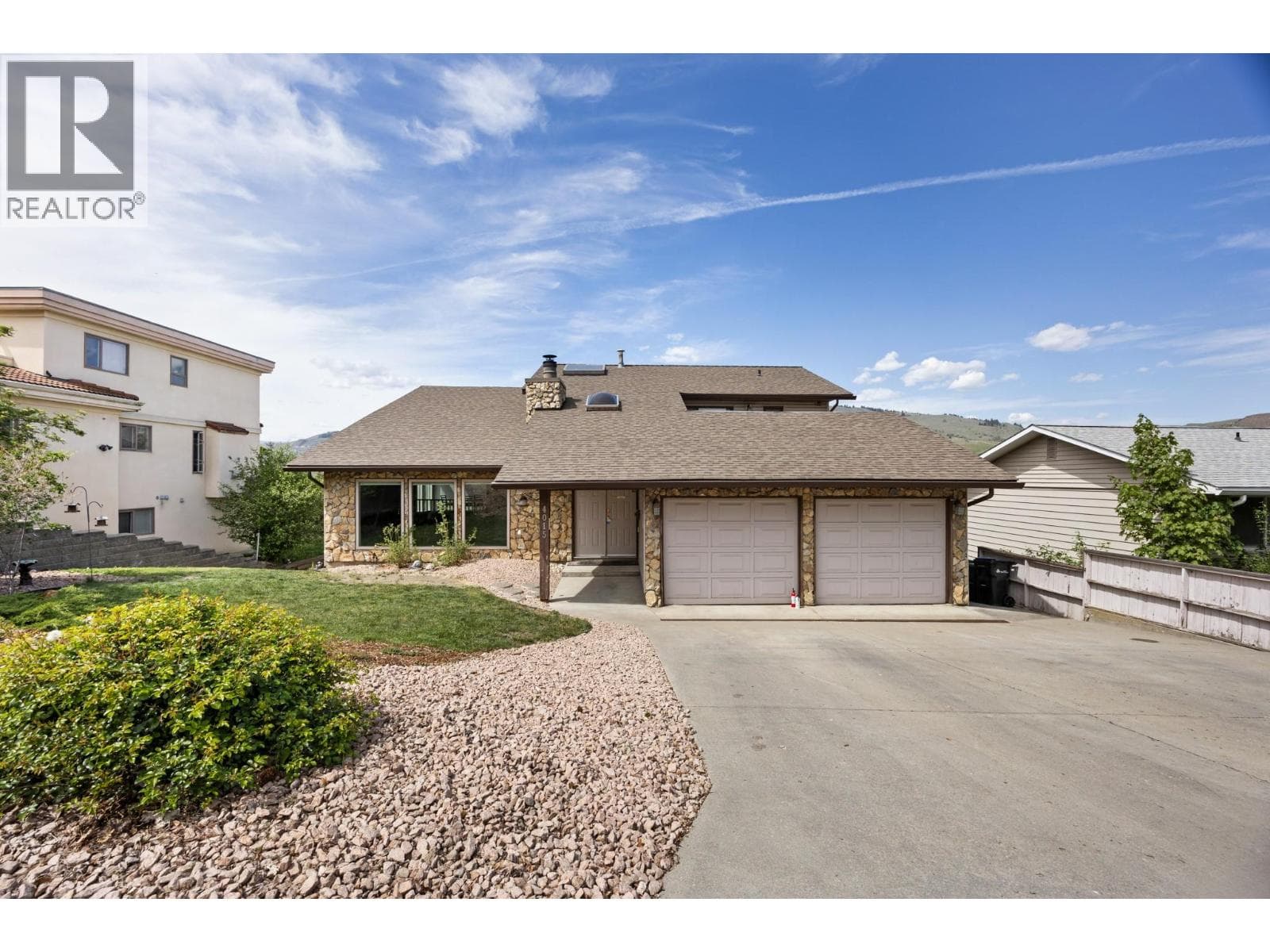 4015 15 CRESCENT, Interior REALTORS®