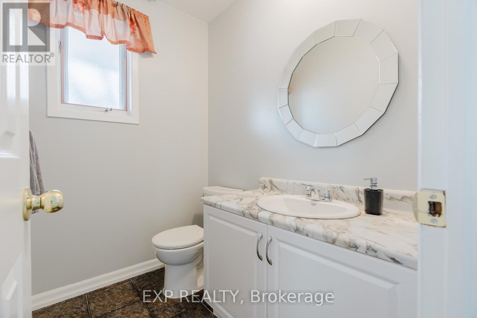 378 VALADE CRESCENT, Ottawa — photo 4