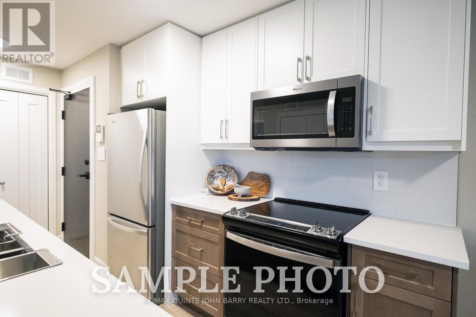 205-10 HILLSIDE MEADOW DRIVE, Central Lakes — photo 3