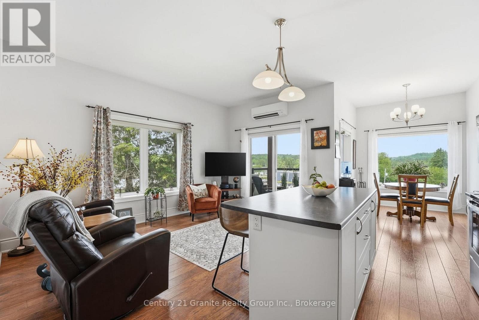 303 - 9 NEWCASTLE STREET, OnePoint