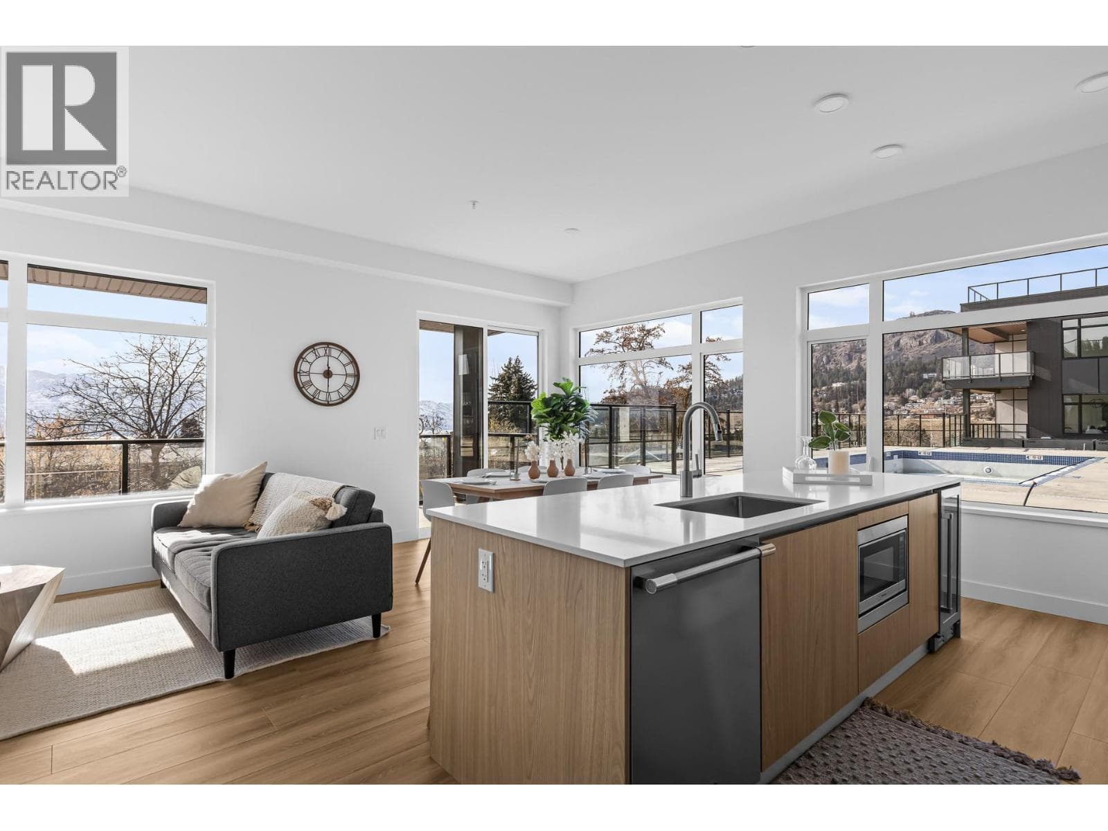 2780 Olalla Road Unit# 105, Interior REALTORS® — photo 2