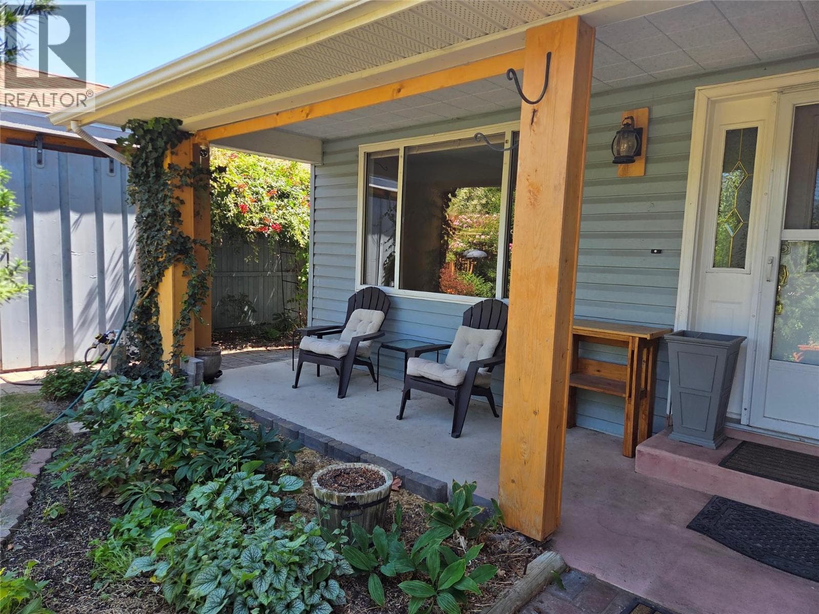 425 3rd Avenue, Interior REALTORS® — photo 2