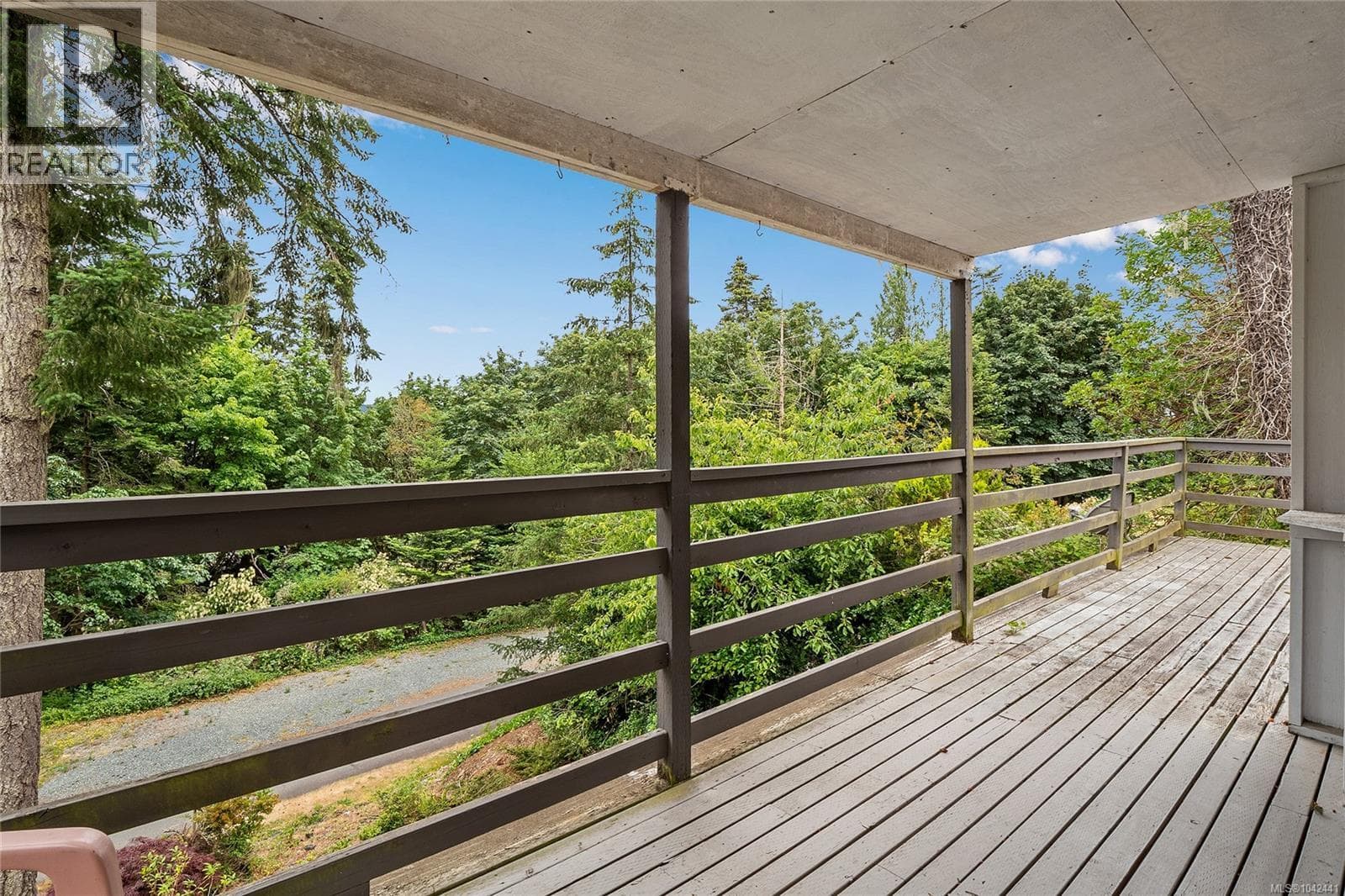 38 5838 Blythwood Rd, Victoria — photo 3