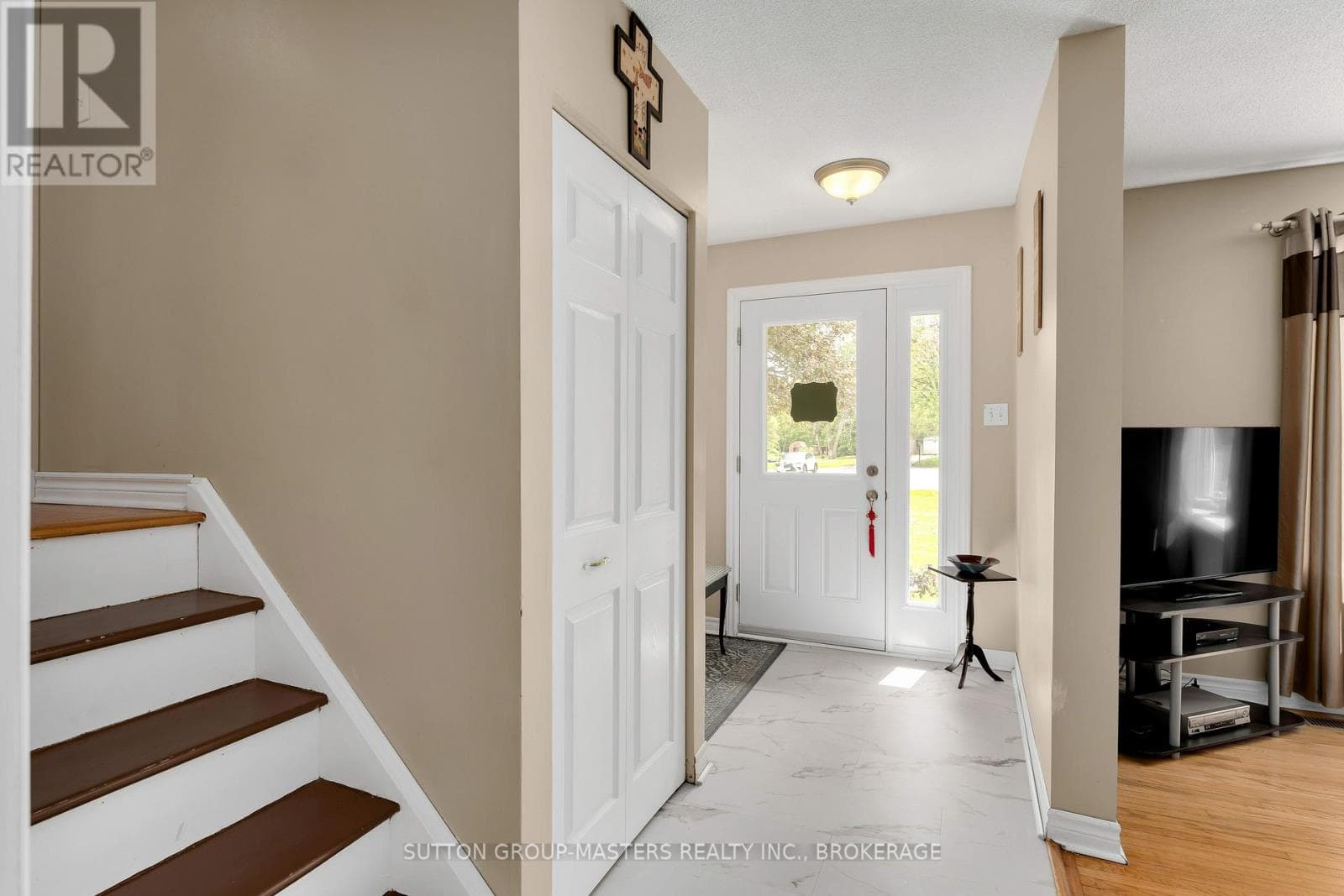 21 MCDONALD CRESCENT, Kingston — photo 4
