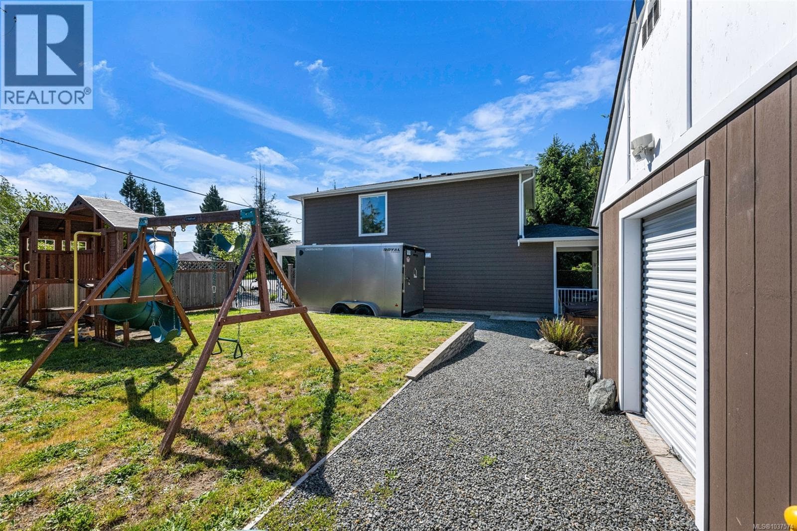 2142 Winfield Dr, Victoria