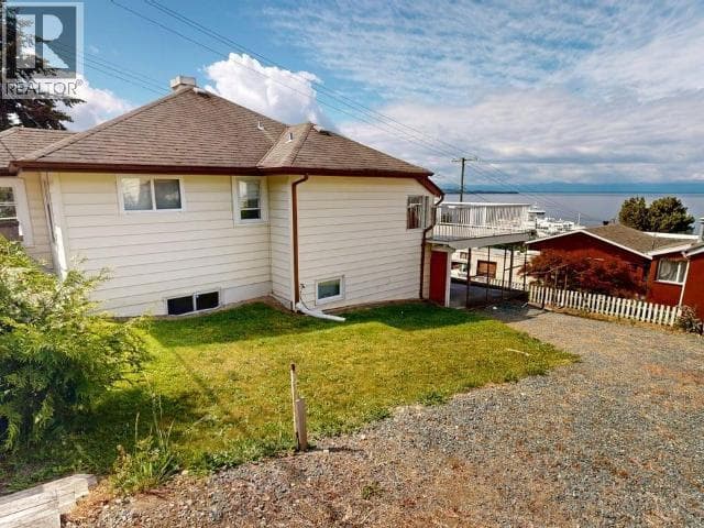 4439 OMINECA AVE, Powell River