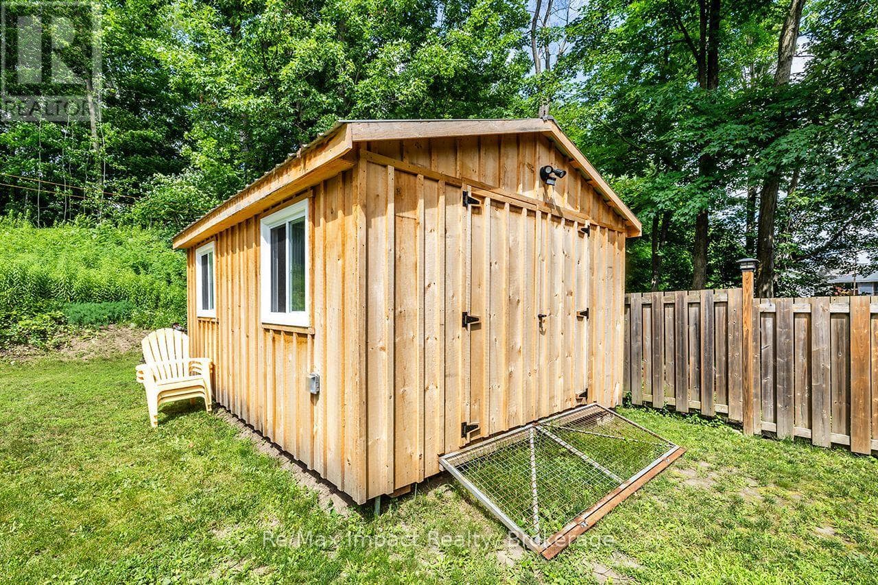 342 METCALF STREET, Central Lakes