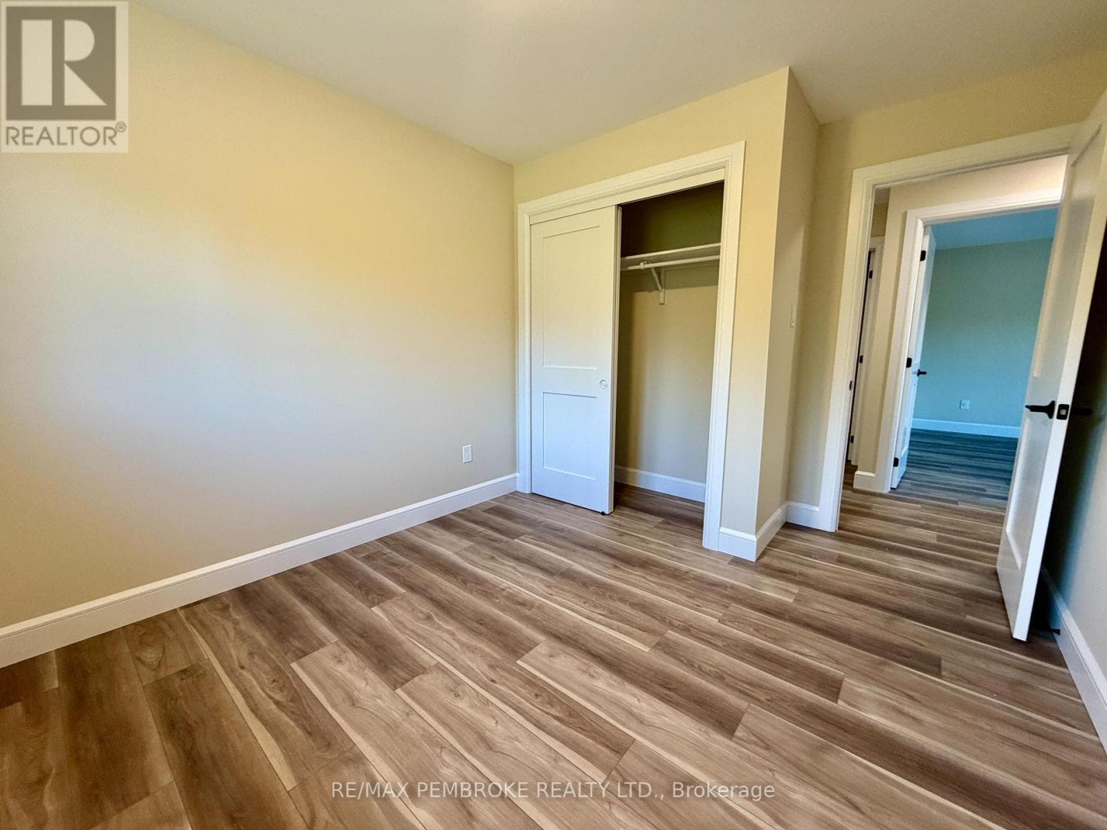 13 EDDY CRESCENT, Renfrew County — photo 4