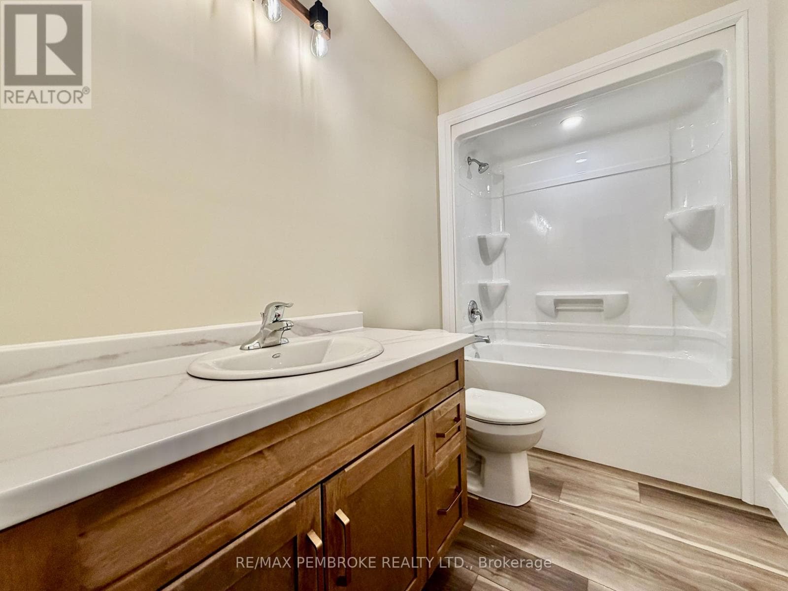 13 EDDY CRESCENT, Renfrew County — photo 3