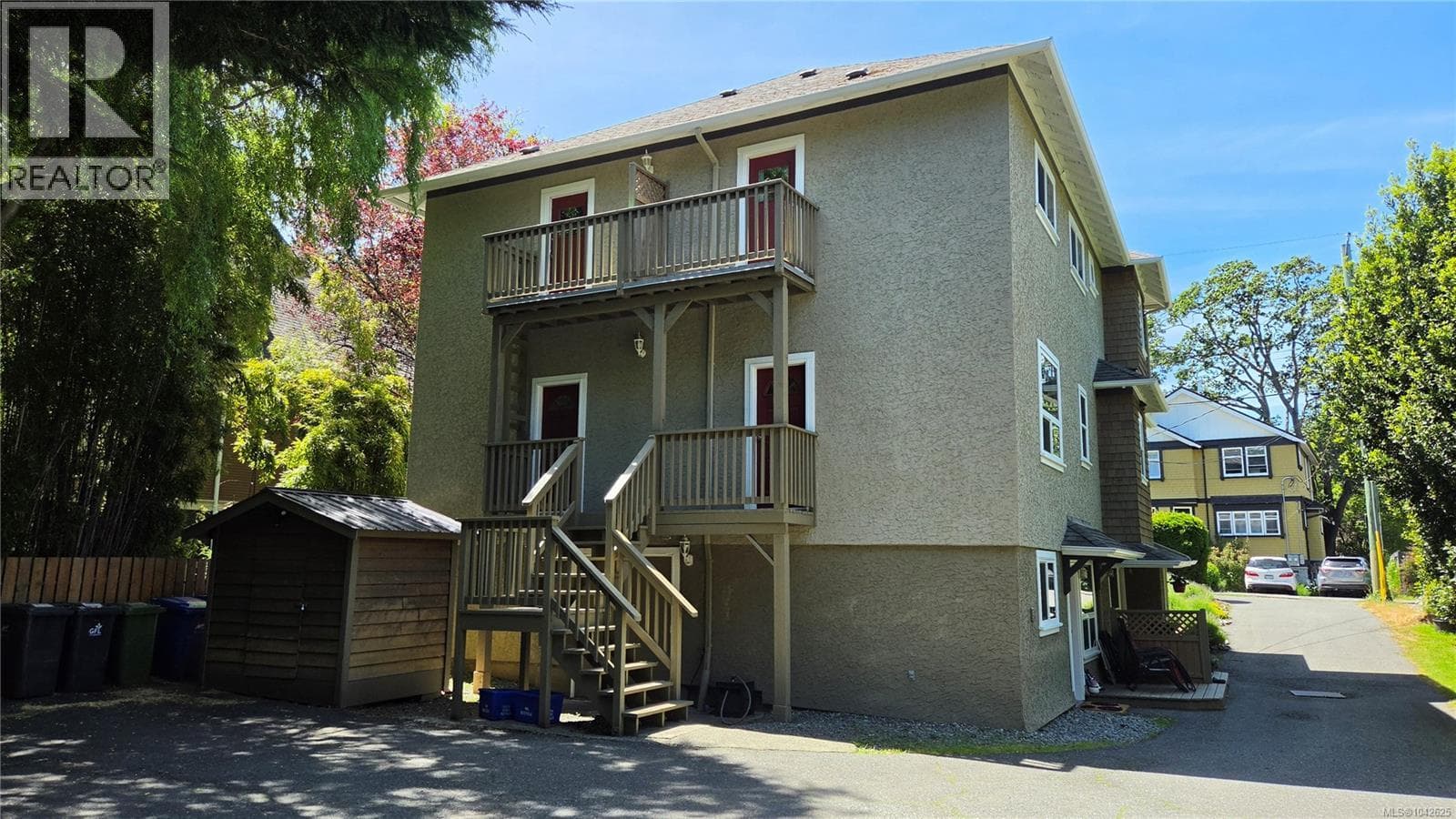 1025 CARBERRY GARDENS, Victoria — photo 3