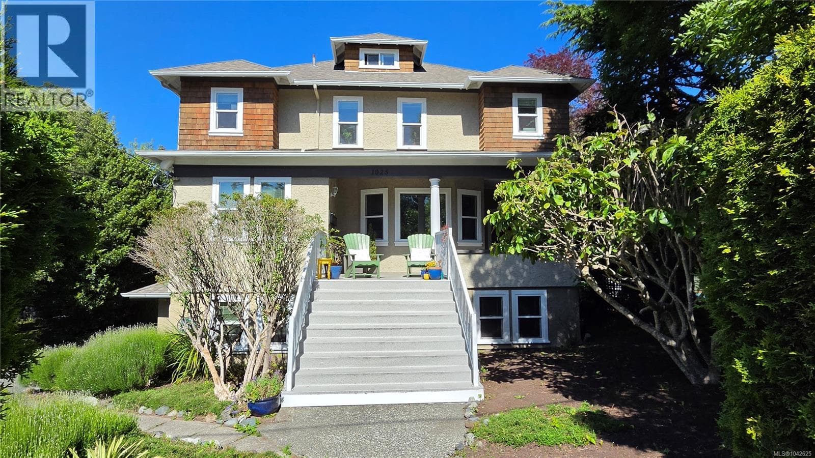 1025 CARBERRY GARDENS, Victoria