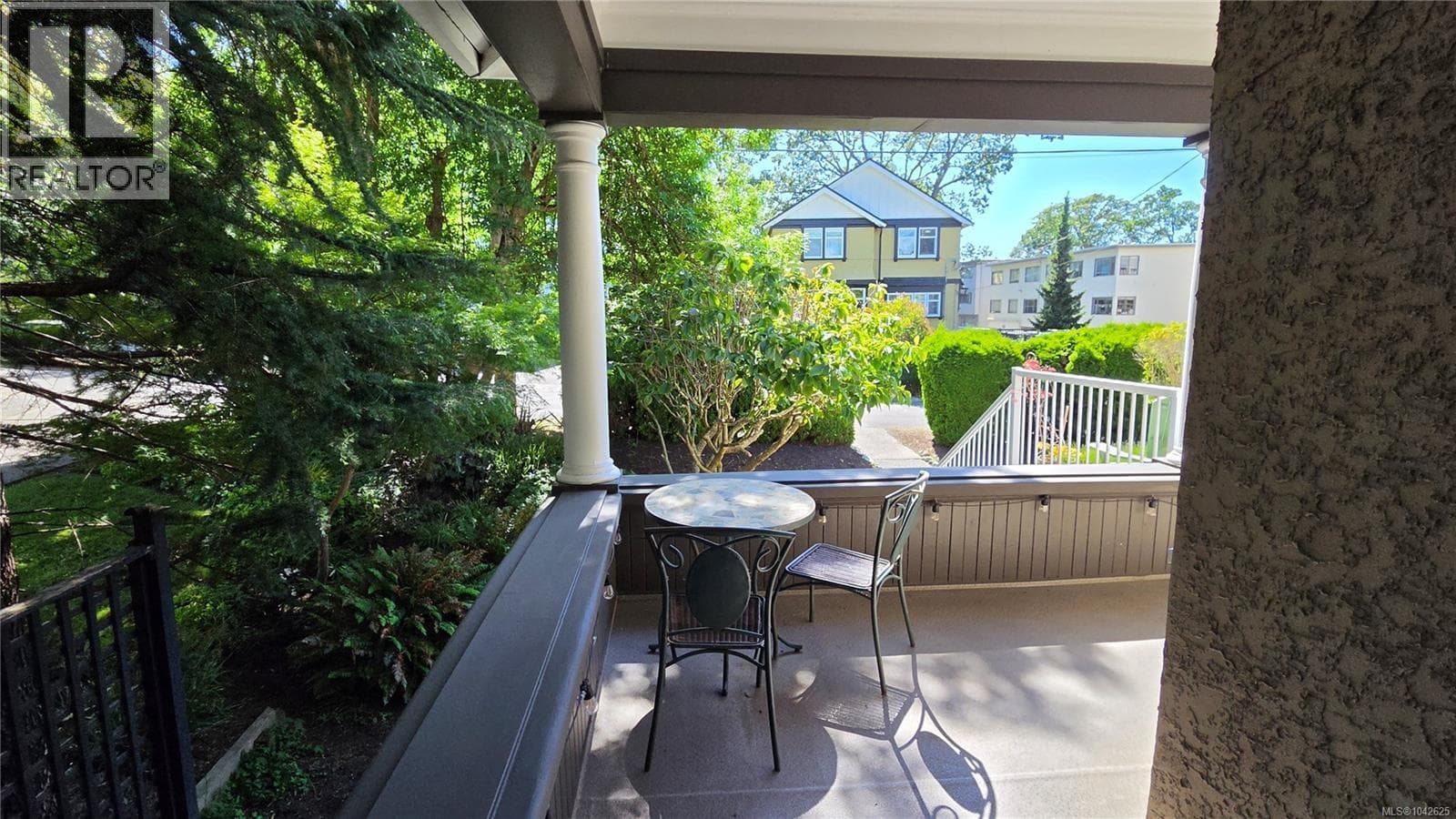 1025 CARBERRY GARDENS, Victoria — photo 5