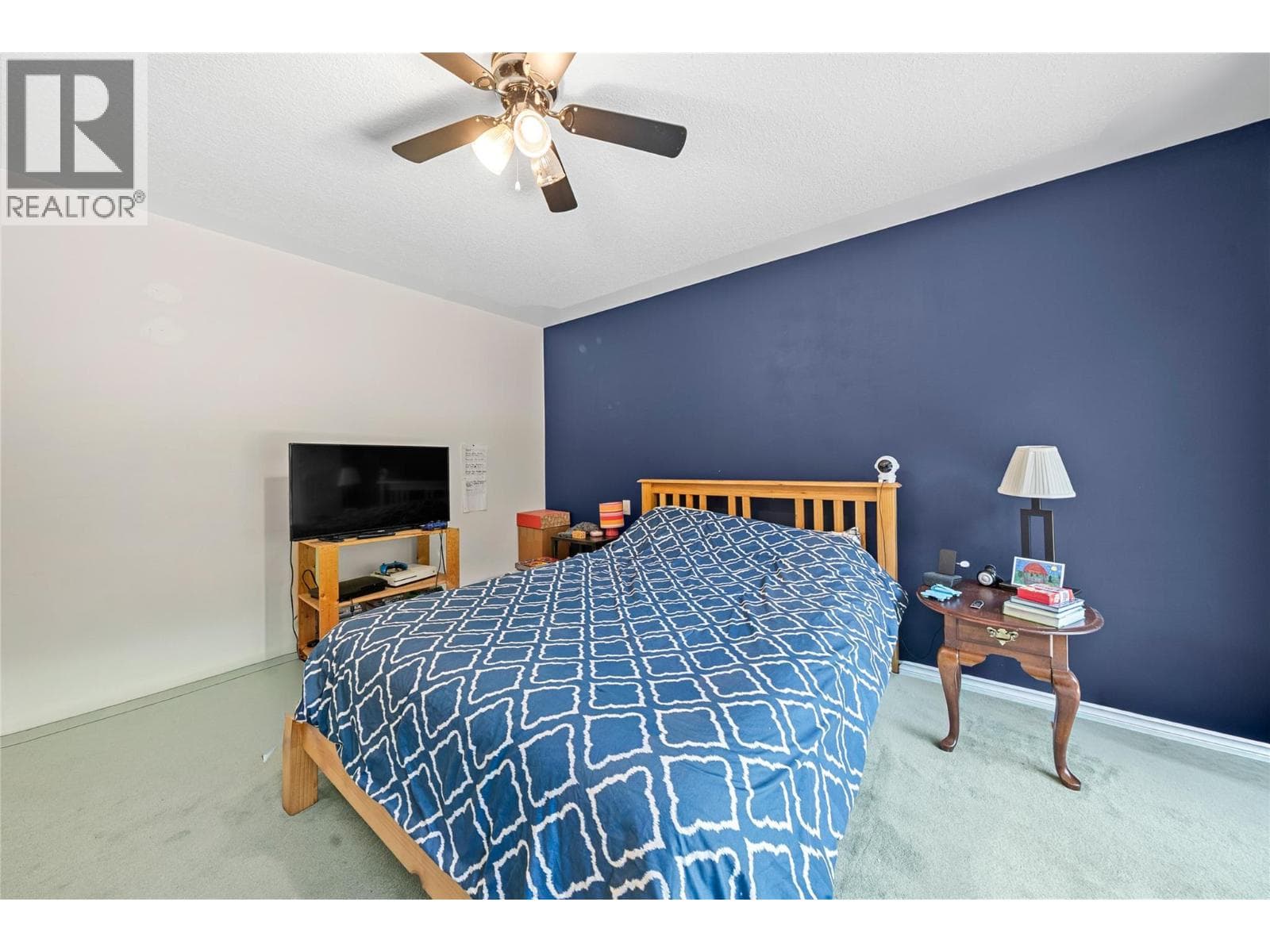 650 17 Street SE, Interior REALTORS®